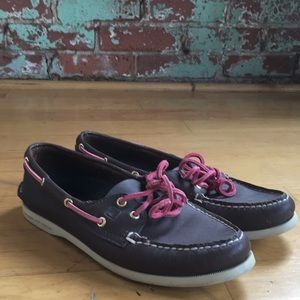 BROWN/PINK SPERRYS